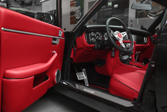 Interior Jaguar Xj6 By Jaguar Land Rover Classic Series Iii 2018