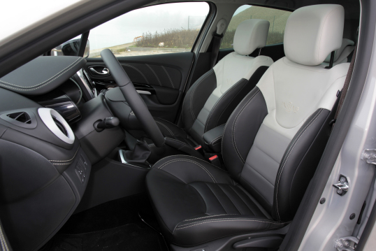 Interior Renault Clio Initiale Paris 14 16