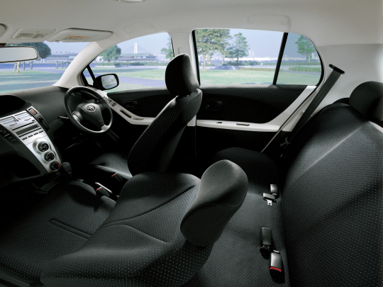 Interior Toyota Vitz 05 07