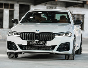 pictures of BMW 5 (G30) '2020–pr.